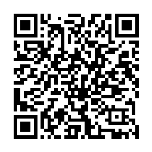 一身如雪似玉的肌肤在柔和的灯光下闪耀炫目迷人的光芒二维码生成