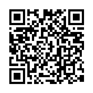 一身朴素宽松的校服也被她穿出了婀娜的s形二维码生成