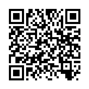 一身青色僧衣的凤凰搀扶着一个老尼走了出来二维码生成