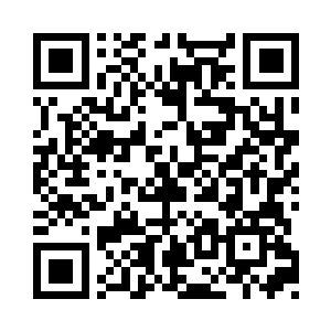 一辆履带式的装甲车出现在了陈小练的面前二维码生成