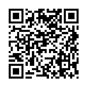 一辆带着四个环标志的黑色轿车驶了进来二维码生成