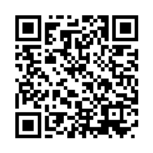 一辆极尽豪华的黑色轿车静静停在门外二维码生成