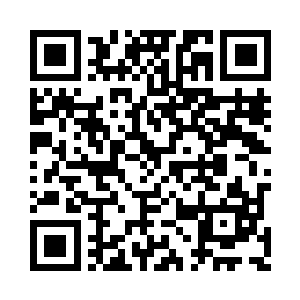 一辆被一头万丈大小狰狞凶兽拉拽的巨型战车二维码生成