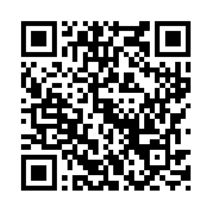 一辆跟在后面洗完的大众轿车就从他身边驶过二维码生成