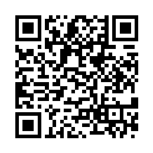 一辆高档轿车缓缓的驶入了大家的眼帘二维码生成