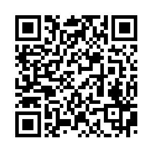 一辆黑色的辉腾早已经等候在一旁二维码生成