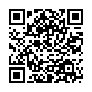 一边也注意他身边这个熟络的姑娘二维码生成