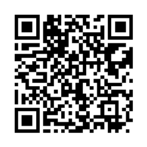 一边从柜子里取出一套小天星的美羊羊睡衣二维码生成