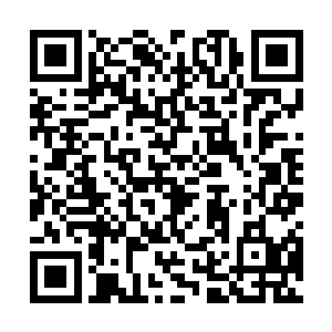 一边又为半个小时之后的4x400米接力赛而准备和担心二维码生成