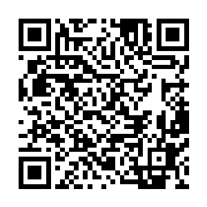 一边对另一个女人欺骗伤害而彰显对那对母女的专一和忠诚二维码生成