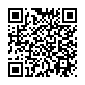 一边打量刺青壮汉和两名同伴的手二维码生成