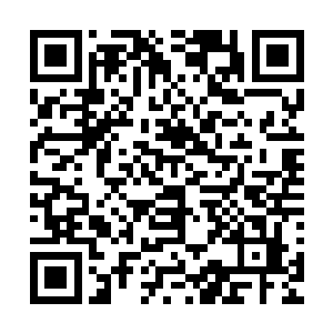 一边撅着小嘴沮丧的直埋怨下面她骑在他身上不怎么给力的人二维码生成