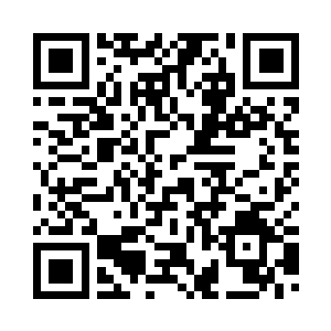 一边收起铺在桌上的各种卷宗折子二维码生成