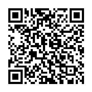 一边气势汹汹试图追上逃兵的中队长被一枪打爆了头二维码生成