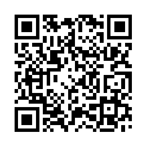 一边用手指了指自己那张课桌的左上角二维码生成