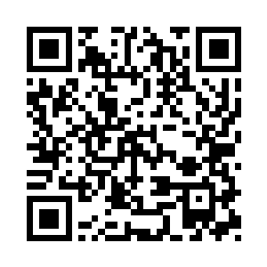 一边用手指挥一辆皮卡车到另一边路口防备二维码生成