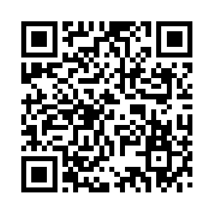 一边的另外一个抢劫者则是呵呵呵的笑着二维码生成