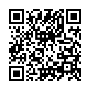 一边的翘翘试着要教会柳不怨如何笑二维码生成