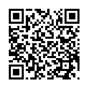 一边说竟然一边从怀里摸出一本红皮书二维码生成