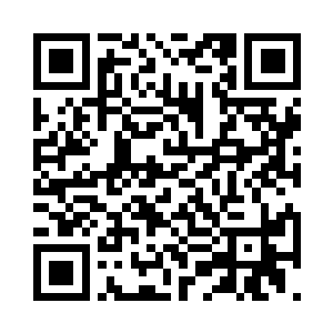 一边说话一边低头看了看盖在身上的被子二维码生成