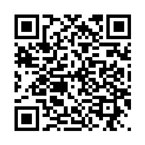 一边跑一边伸手擦了擦脑门上的汗水二维码生成