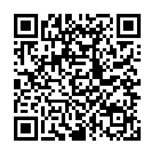 一边跟着一贫真人向狼牙关那还算保持完好的中央区域前进二维码生成