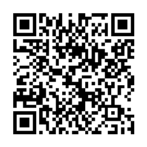 一边迅速在查理的房间中布置好隔绝阵和收拾好自己的识海二维码生成