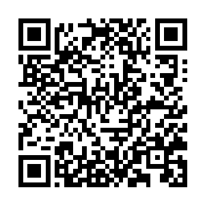 一道冲天的九彩色的光芒也直接从珠子上面散发出来二维码生成