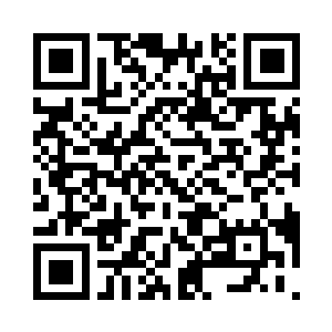 一道剑气瞬间从他的两指之间迸射而出二维码生成
