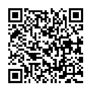 一道恐怖的摄人的精光也直接从他的眼中迸射出来二维码生成