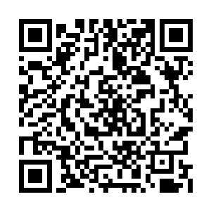 一道掌心雷飞带着扭曲的闪电朝那条黏胡子劈去二维码生成