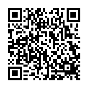 一道晶莹剔透仿佛水晶雕琢而成的人形从岩浆中一跃而出二维码生成