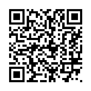 一道水桶粗细的闪电从黑云中弹出来二维码生成