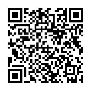 一道没入漂浮在玄鸦子头顶上方的乌黑色骷髅念珠之内二维码生成