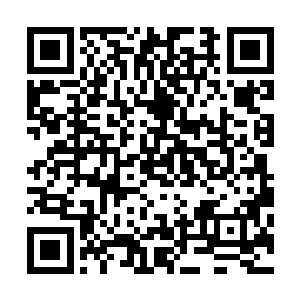 一道璀璨光华缭绕的光柱立刻从彩色琉璃般的眸中迸射而出二维码生成