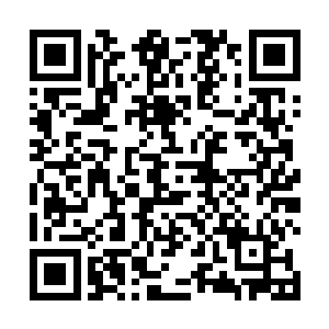 一道由黑雾所凝聚而成的身影也忽然出现在了他的身边二维码生成