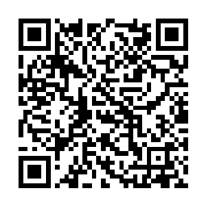 一道红色的光芒夹着尖锐的响声呼啸而出射向夜空二维码生成