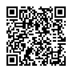 一道若隐若现的人影双眸射出鹰隼一般的犀利目光二维码生成