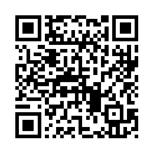 一道血色的闪电划过淡红色的天空二维码生成