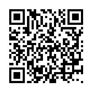 一道黑色的光芒在那只白皙修长的手掌中出现二维码生成