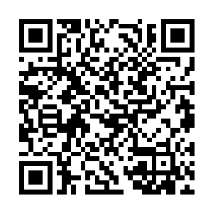 一道黑色的浓雾顺着几十米长的蛇芯向紫鹰喷过去二维码生成