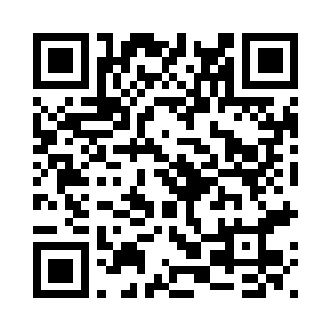 一面极为认真的注视着众人的表现二维码生成