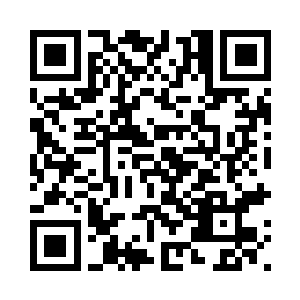 一面煞有介事地指点着众人的不足二维码生成