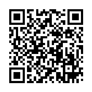 一颗小手指指甲盖那么大小的碧绿晶体二维码生成