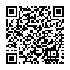 一颗暗红色的原力能量弹在夜幕上划出一道淡淡轨迹二维码生成