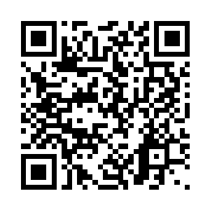 一颗颗银色的汗珠从毛孔中渗透出来二维码生成