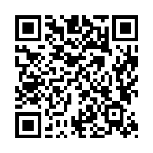 丁羽甚至挂了一个蓝牙耳机在自己的耳朵上面二维码生成