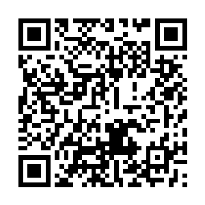 丁羽随即也是把手里面的咖啡杯交给了后面的安保二维码生成