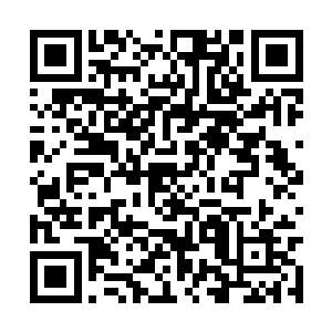 七个水墨大字也逐一出现在了那第一句古诗的下方二维码生成