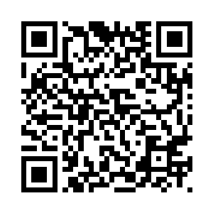 七八名船工挥舞着船桨纷纷翻过来二维码生成